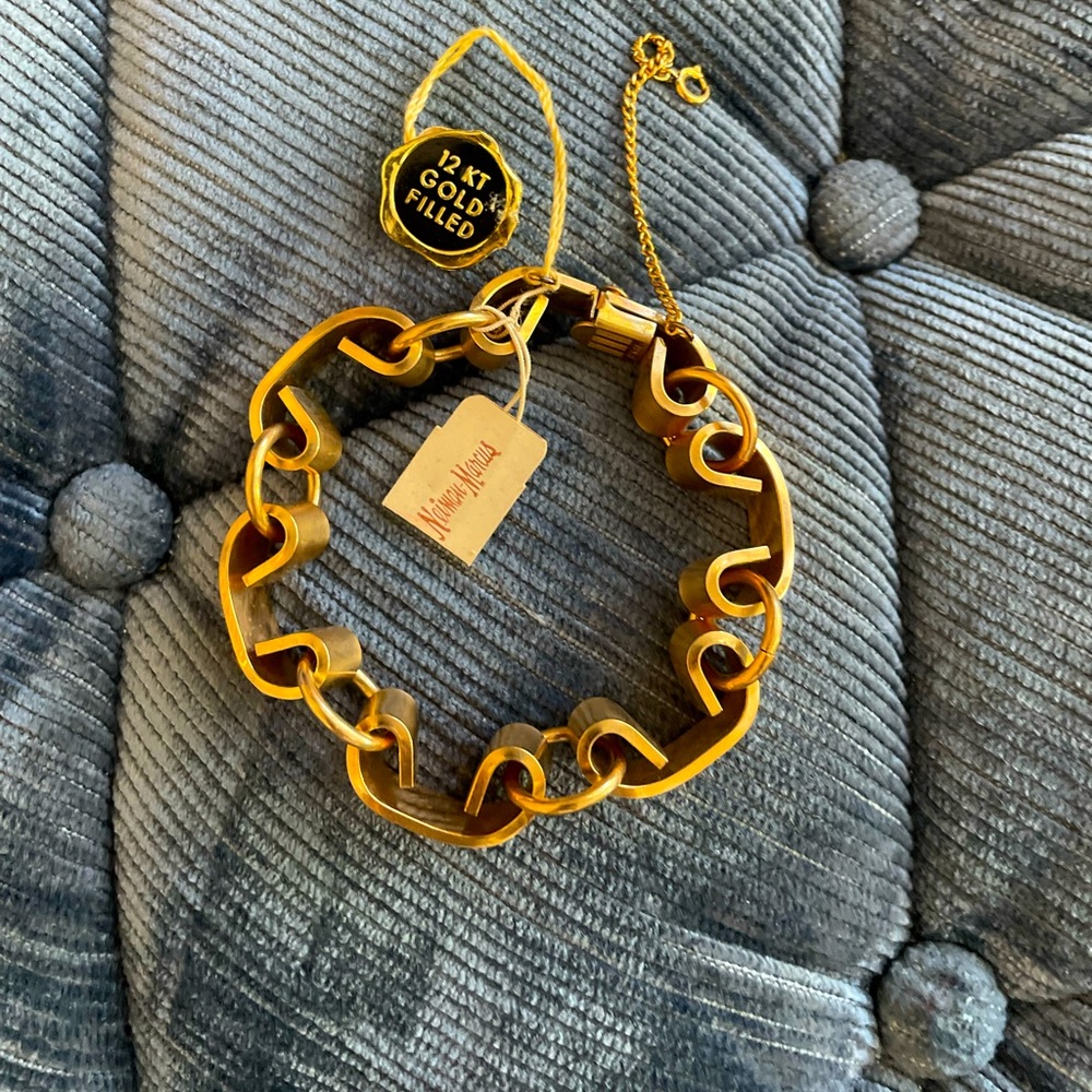 Brand new Neiman Marcus Dallas 12K Gold Filled Link Bracelet